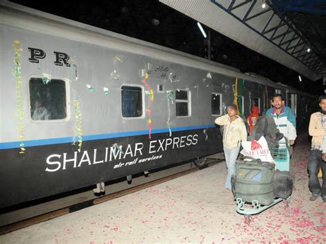 gurgaon to shalimar train.